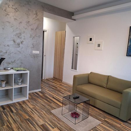 Apartments And Rooms Lorena 236 Rovinj Exteriör bild