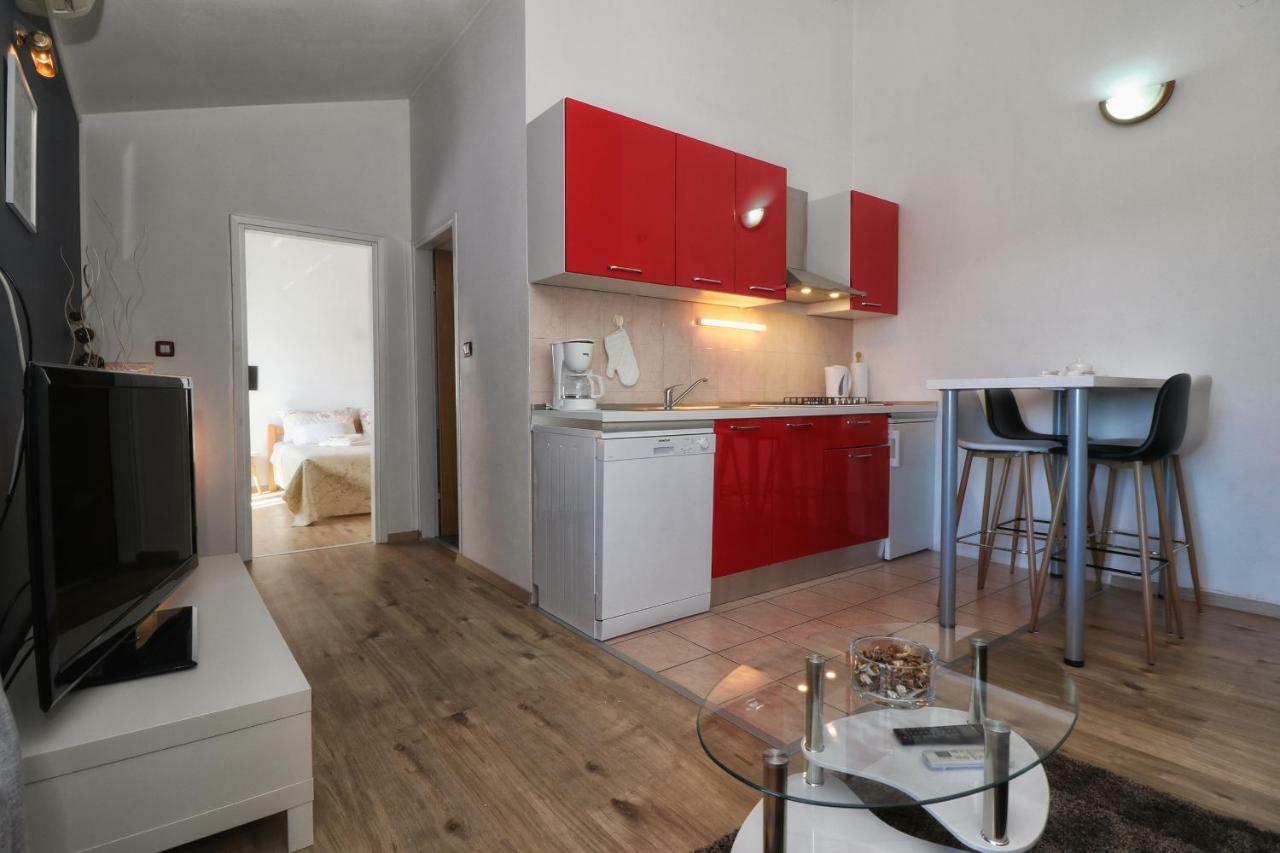 Apartments And Rooms Lorena 236 Rovinj Exteriör bild